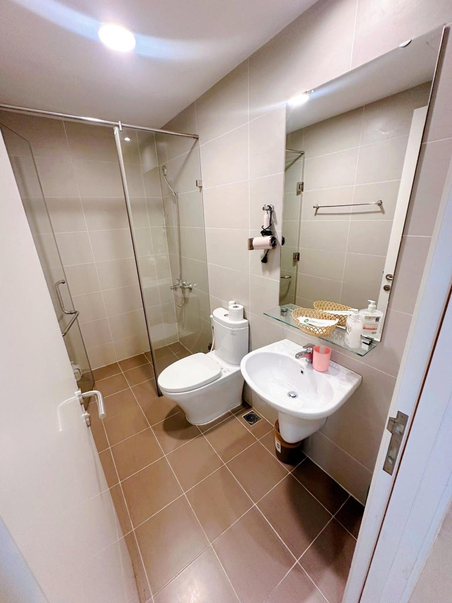 Hhomes - 2 Bedroom River View & Pool Gym Bbq At Masteri Thao Dien Apartment Ho Chi Minh City